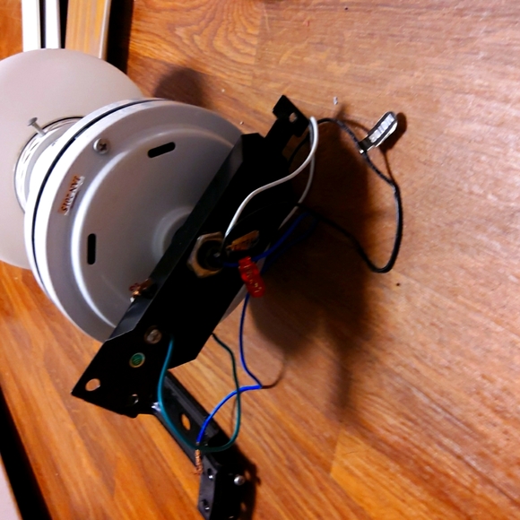 Ceiling Fan - Picture 8 of 8